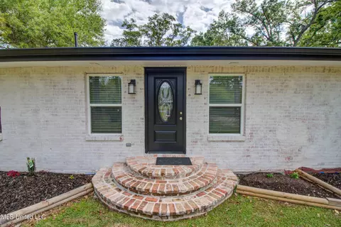 287 Grover Barrett Rd, Picayune, MS 39466
