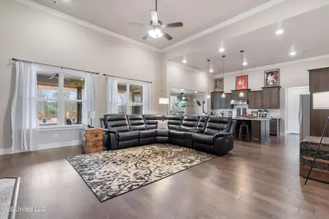 Living - 7207 E Hawks Crossing Dr, Olive Branch, MS 38654 photo 1 of 4