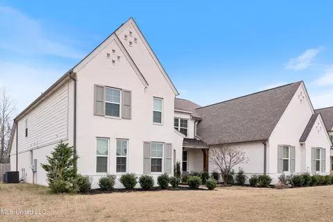 Exterior - 7207 E Hawks Crossing Dr, Olive Branch, MS 38654 photo 5 of 15