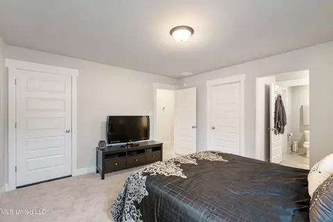 Bedroom - 7207 E Hawks Crossing Dr, Olive Branch, MS 38654 photo 4 of 5