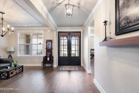 Entry Way - 7207 E Hawks Crossing Dr, Olive Branch, MS 38654 photo 1 of 3