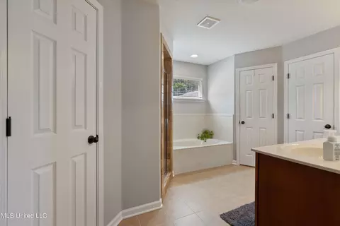 Kitchen - 741 Buttermilk Dr, Nesbit, MS 38651 photo 6 of 6