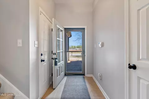Entry Way - 741 Buttermilk Dr, Nesbit, MS 38651 photo 1 of 2