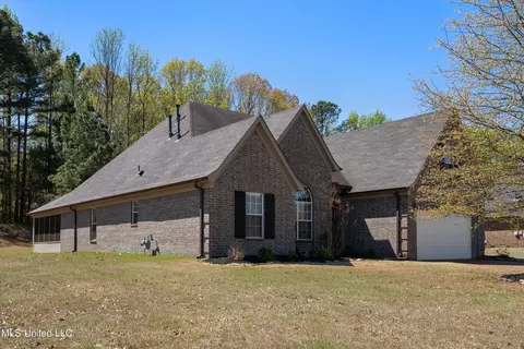 Exterior - 741 Buttermilk Dr, Nesbit, MS 38651 photo 4 of 14