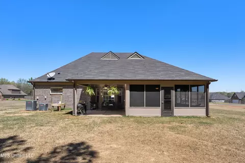 Exterior - 741 Buttermilk Dr, Nesbit, MS 38651 photo 11 of 14