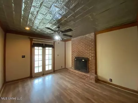 Living - 3267 Snowdowns Rdg, Hernando, MS 38632 photo 2 of 2