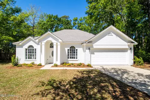 10 Rosalie Dr, Long Beach, MS 39560