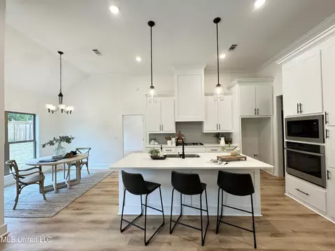 Kitchen - 167 Cornerstone Dr, Brandon, MS 39042 photo 4 of 4