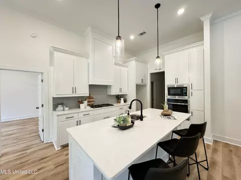 Kitchen - 167 Cornerstone Dr, Brandon, MS 39042 photo 1 of 4