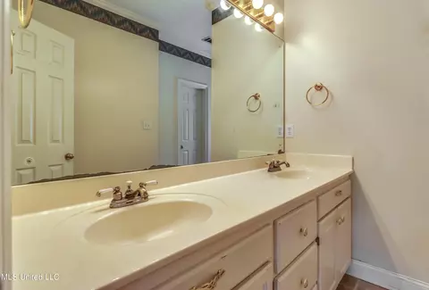 Bath - 32 Hawthorne Hill Cv, Flowood, MS 39232 photo 6 of 9