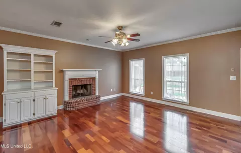 Living - 32 Hawthorne Hill Cv, Flowood, MS 39232 photo 3 of 3