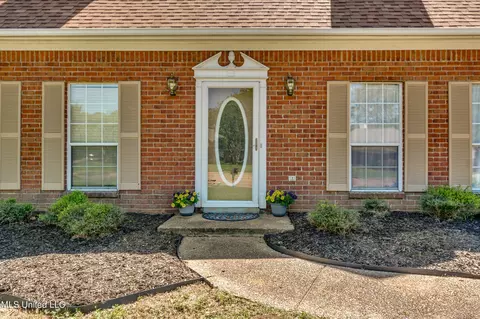 Exterior - 32 Hawthorne Hill Cv, Flowood, MS 39232 photo 2 of 19