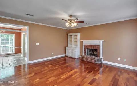 Living - 32 Hawthorne Hill Cv, Flowood, MS 39232 photo 1 of 3