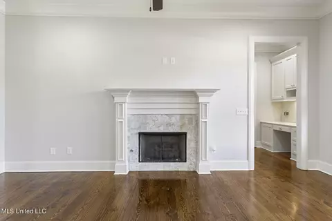 Living - 245 Grayhawk Dr, Madison, MS 39110 photo 3 of 3