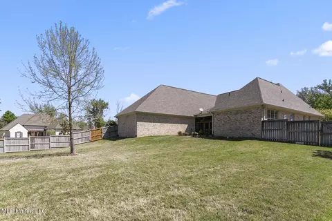 Exterior - 245 Grayhawk Dr, Madison, MS 39110 photo 6 of 8