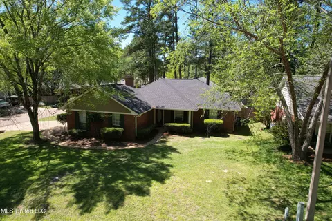 Exterior - 133 Harbor Rd, Madison, MS 39110 photo 5 of 11