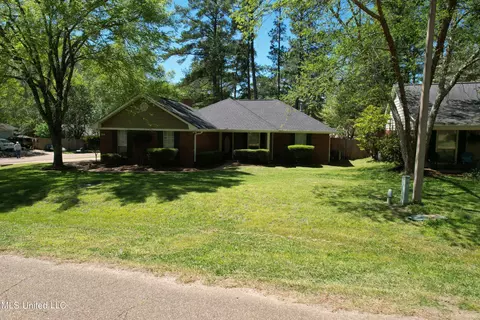 Exterior - 133 Harbor Rd, Madison, MS 39110 photo 4 of 11