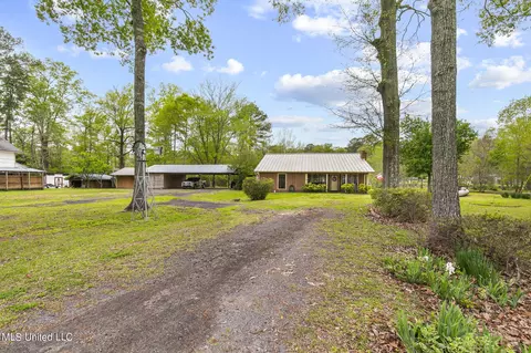 225 Lake Harbor Rd, Brandon, MS 39047