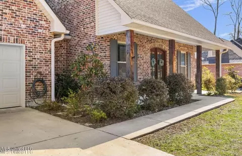 Exterior - 139 Glen Arbor Ct, Brandon, MS 39042 photo 5 of 15