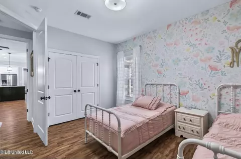Bedroom - 139 Glen Arbor Ct, Brandon, MS 39042 photo 3 of 7