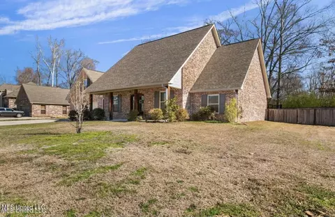 Exterior - 139 Glen Arbor Ct, Brandon, MS 39042 photo 13 of 15
