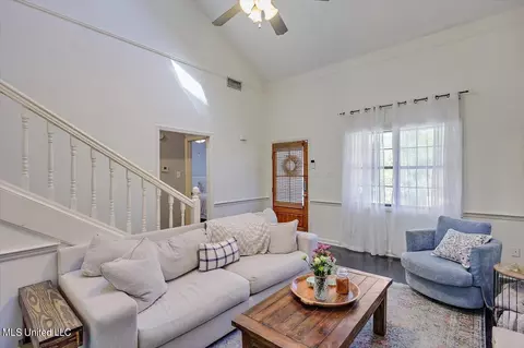 Living - 1669 Winchester St, Jackson, MS 39211 photo 1 of 5