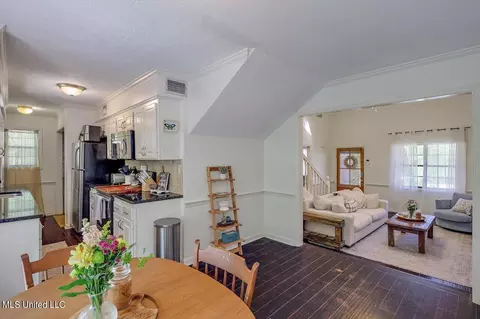 Dining - 1669 Winchester St, Jackson, MS 39211 photo 1 of 3