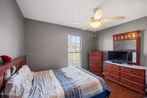 Bedroom - 6011 Cedar Glenn Dr, Byram, MS 39272 photo 4 of 4