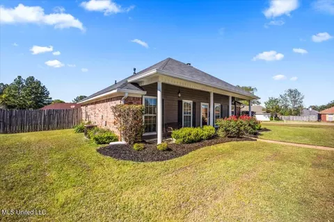 Exterior - 6011 Cedar Glenn Dr, Byram, MS 39272 photo 2 of 6