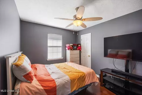 Bedroom - 6011 Cedar Glenn Dr, Byram, MS 39272 photo 3 of 4