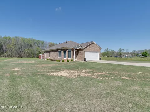 2319 Deer Creek Rd, Byhalia, MS 38611