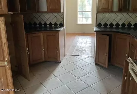 Kitchen - 3119 Highway 98, Mccomb, MS 39648 photo 3 of 3