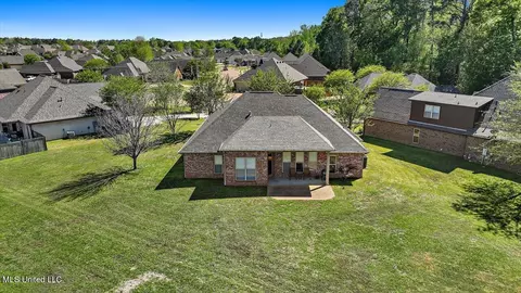 Exterior - 202 Gladeview Ct, Brandon, MS 39047 photo 6 of 7