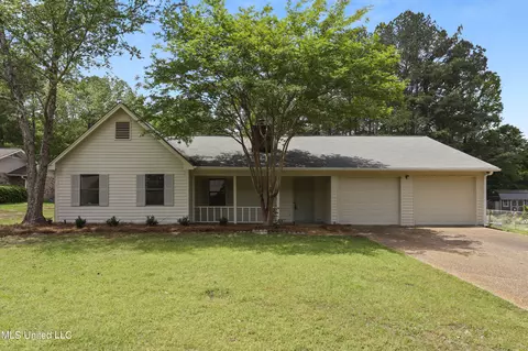 563 Thorngate Ct, Brandon, MS 39047