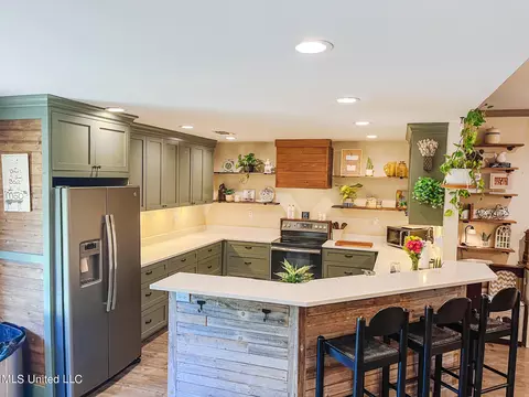 Kitchen - 149 August Ln, Lucedale, MS 39452 photo 2 of 5