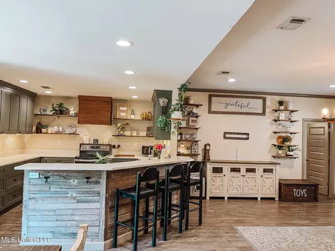 Kitchen - 149 August Ln, Lucedale, MS 39452 photo 4 of 5