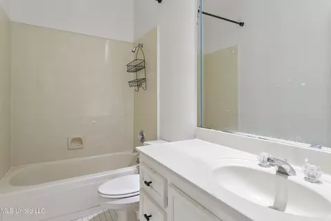 Bath - 935 Cedar Hill Rd, Madison, MS 39110 photo 6 of 7