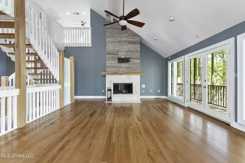 Living - 935 Cedar Hill Rd, Madison, MS 39110 photo 2 of 3