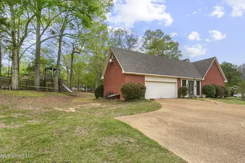 Exterior - 573 Arbor Dr, Madison, MS 39110 photo 14 of 17