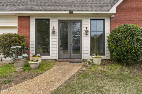 Exterior - 573 Arbor Dr, Madison, MS 39110 photo 16 of 17