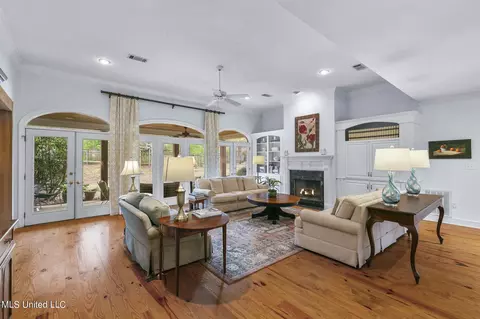 Living - 573 Arbor Dr, Madison, MS 39110 photo 1 of 9