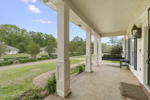 Exterior - 573 Arbor Dr, Madison, MS 39110 photo 8 of 17
