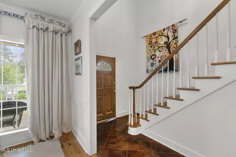 Entry Way - 573 Arbor Dr, Madison, MS 39110 photo 2 of 5