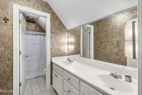 Bath - 573 Arbor Dr, Madison, MS 39110 photo 5 of 5