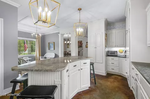 Kitchen - 573 Arbor Dr, Madison, MS 39110 photo 5 of 6