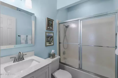Bath - 573 Arbor Dr, Madison, MS 39110 photo 4 of 5