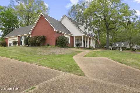 Exterior - 573 Arbor Dr, Madison, MS 39110 photo 5 of 17