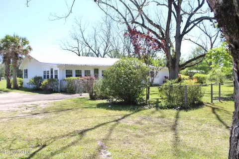 Exterior - 130 Donovan Rd, Lucedale, MS 39452 photo 4 of 11
