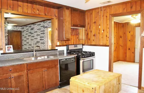 Kitchen - 130 Donovan Rd, Lucedale, MS 39452 photo 1 of 1