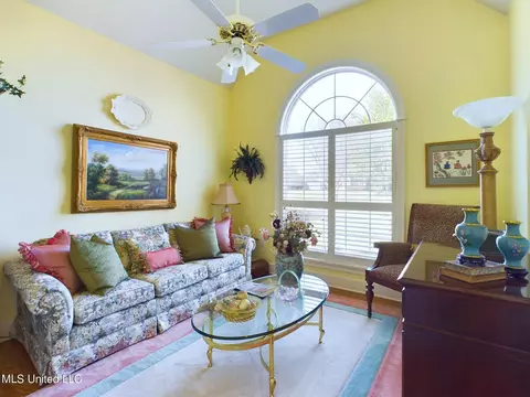 Living - 132 Derby Drive Dr, Madison, MS 39110 photo 1 of 3